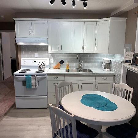 Newly Renovated Basement Suite! Lethbridge Eksteriør billede