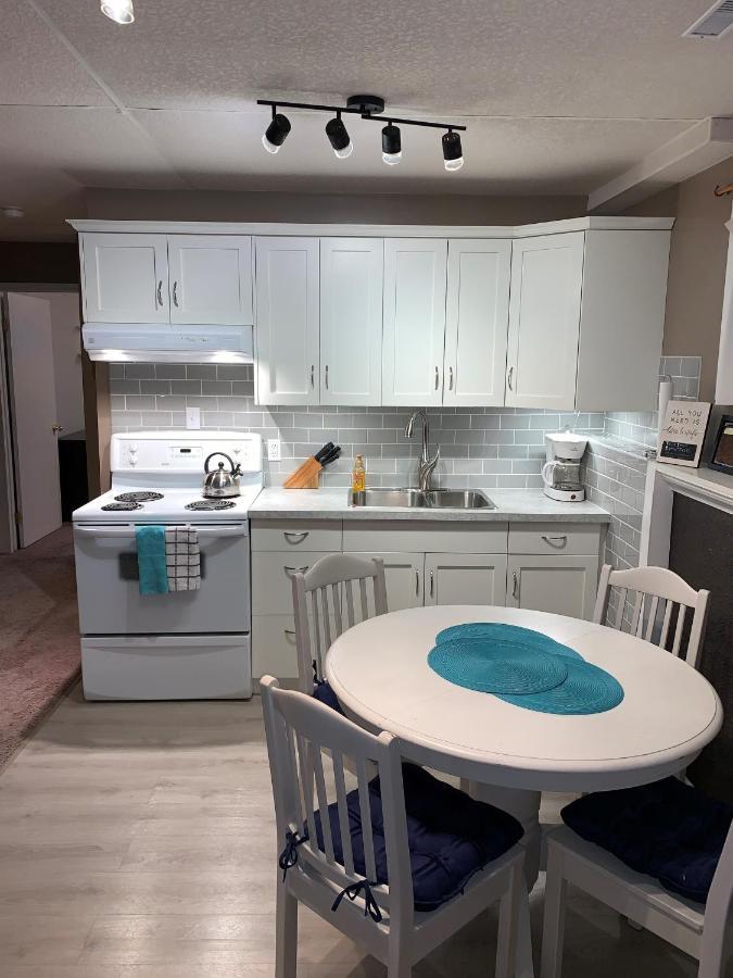 Newly Renovated Basement Suite! Lethbridge Eksteriør billede
