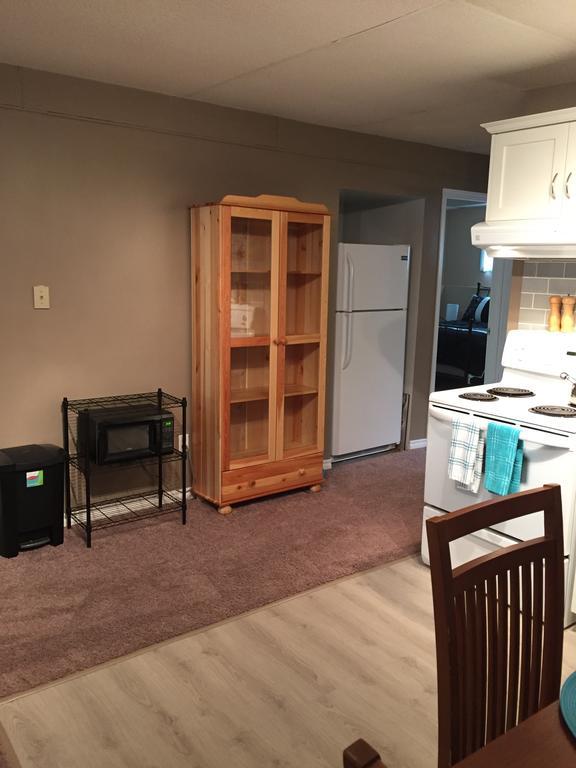 Newly Renovated Basement Suite! Lethbridge Eksteriør billede