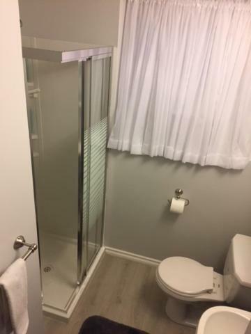 Newly Renovated Basement Suite! Lethbridge Eksteriør billede