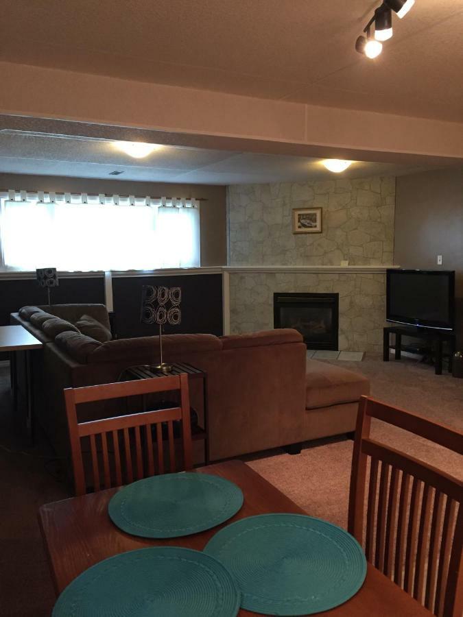 Newly Renovated Basement Suite! Lethbridge Eksteriør billede